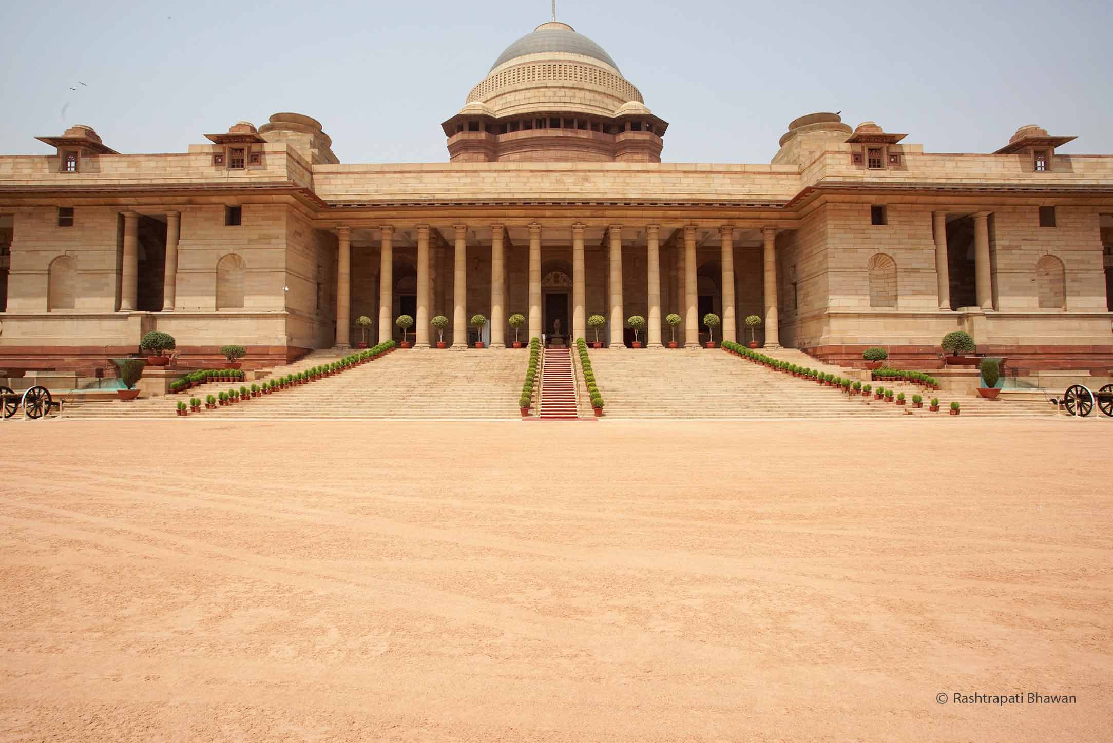 Facade of Rashtrapati Bhawan Facade of Rashtrapati Bhawan