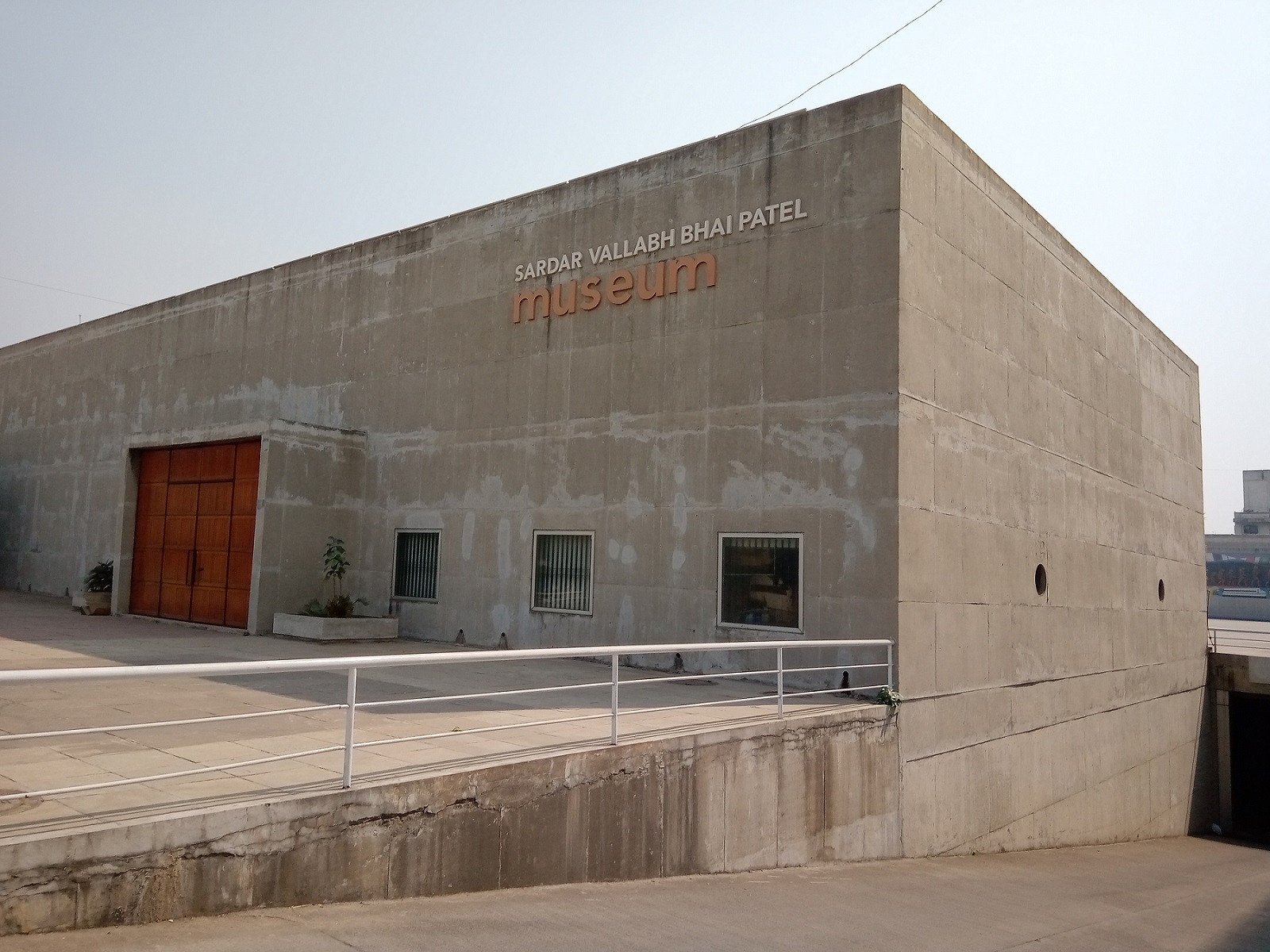 The Sardar Vallabhbhai Patel Museum The museum is located in the Science Centre, Surat