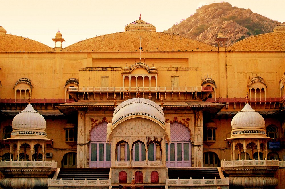 Government Museum Alwar | commons.wikimedia.org/wiki/File:Alwar_city_palace.JPG Government Museum Alwar | commons.wikimedia.org/wiki/File:Alwar_city_palace.JPG